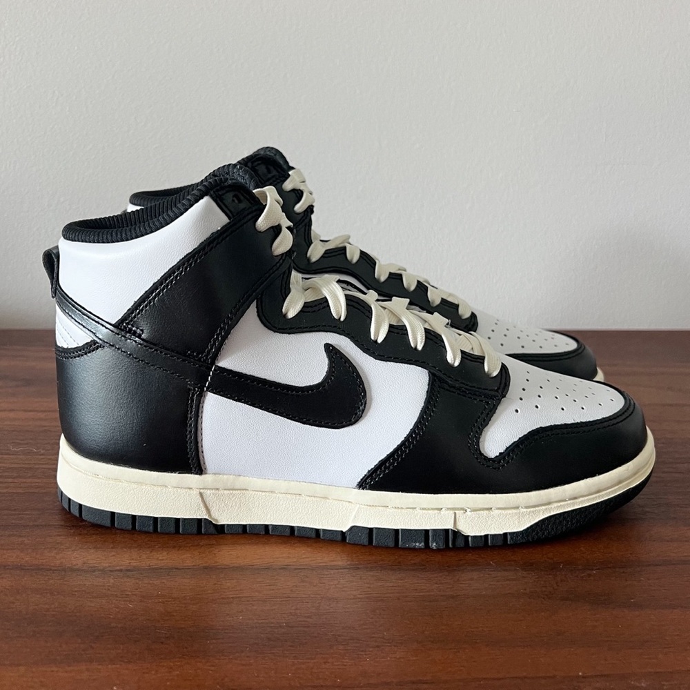 Nike Dunk High Women’s Size 8 Vintage‎ White/Black Coconut Milk DQ8581-100 - Picture 2 of 7